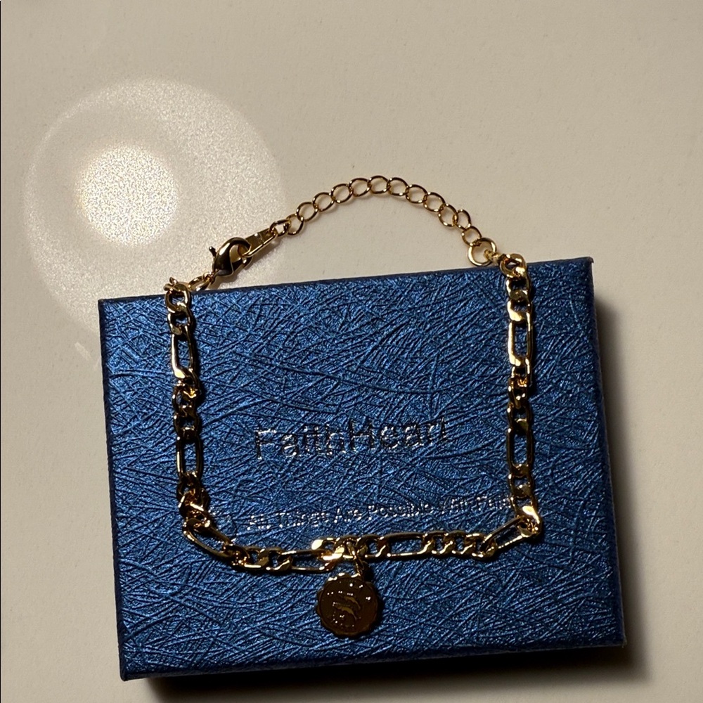 Elegant Gold Chain Bracelet with Charm
